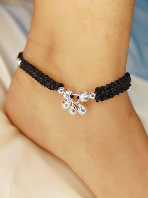 Bajni Black Thread Anklet