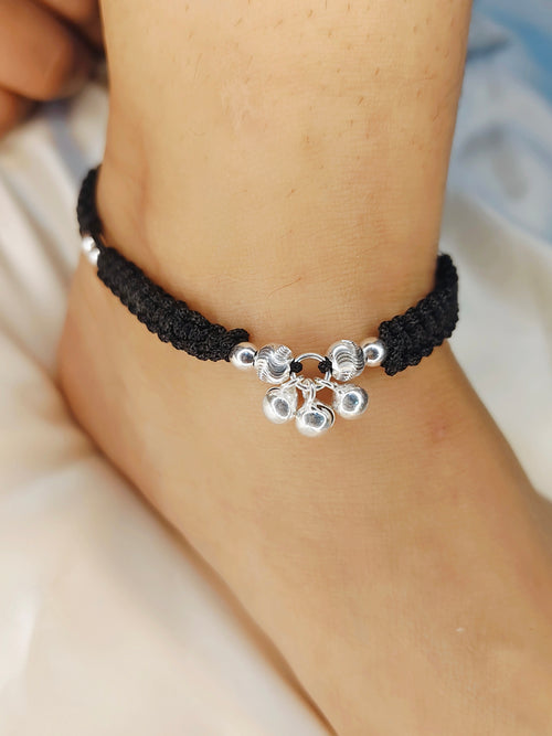 Bajni Black Thread Anklet
